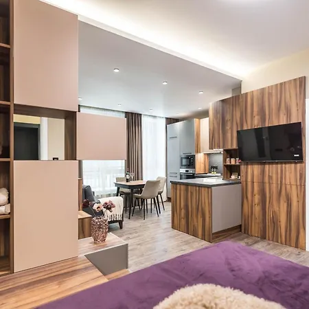 Center Luxury * Várna